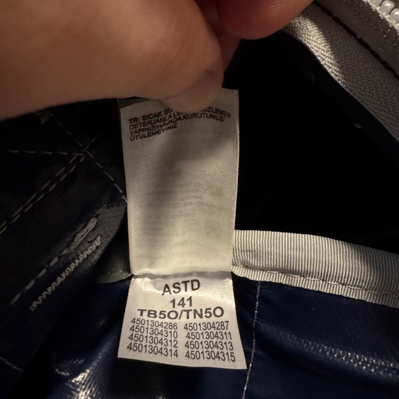 The North Face Basecamp Duffle Bag - Picture 11 of 13